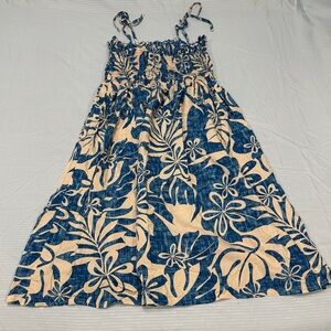 Elegant Floral Maxi Dress in Blue and Cream